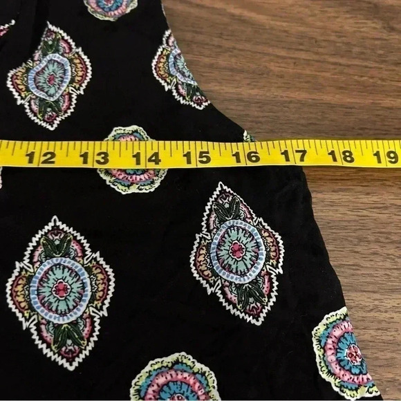 Lucy and Laurel top women size  M - Picture 7 of 8